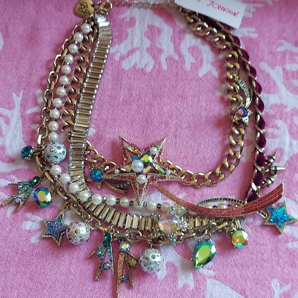 NWT Betsey Johnson CELESTIAL STARLET DRAMA NECKLACE - Picture 2 of 15